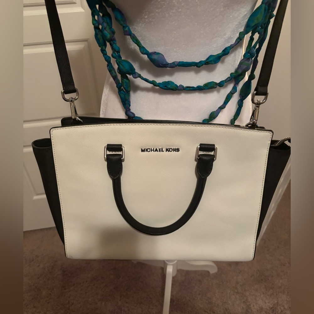 Michael Kors Selma Optic White/Black Satchel - Picture 3 of 6